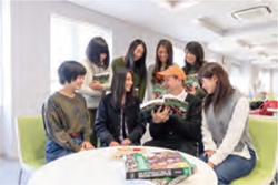 楽しいゼミ風景の写真 楽しいゼミ風景の写真