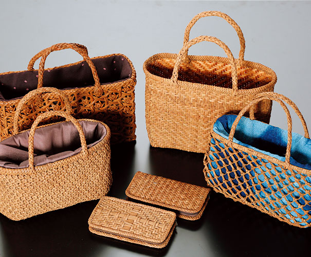 利根沼田樹皮工芸の画像