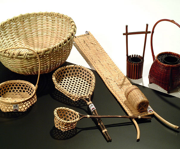 嬬恋根曲がり竹細工の画像