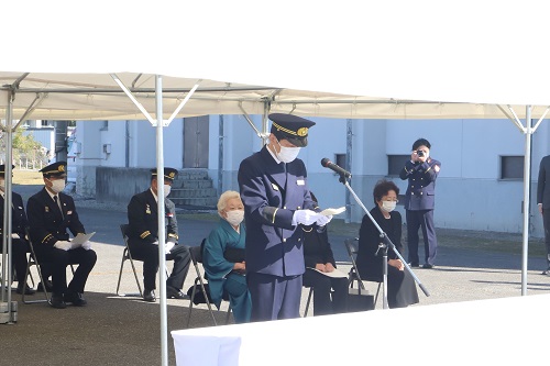 写真:式辞を行う山本知事