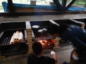 野外炊飯の画像