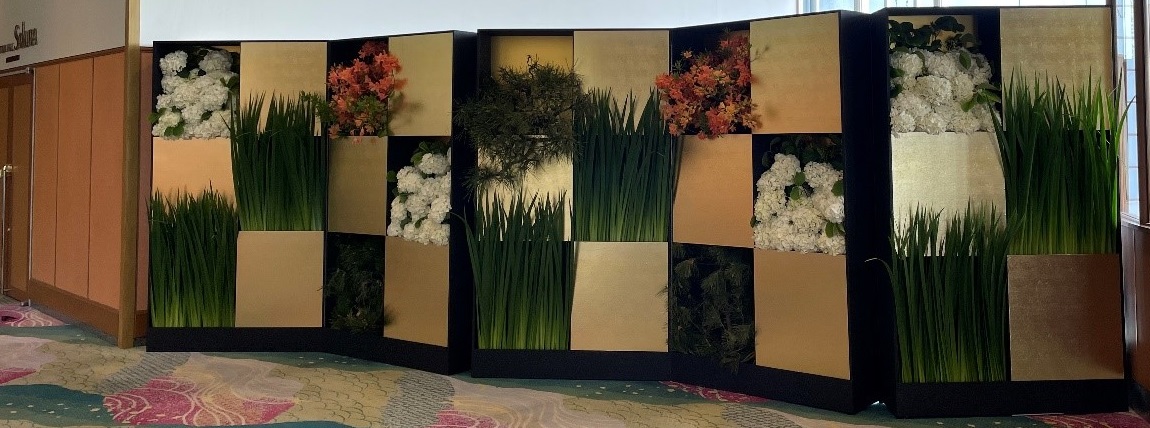 群馬県の木・クロマツと群馬県の花・レンゲツツジを使用した装飾写真