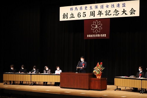 写真：祝辞を述べる山本知事