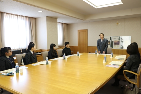 星名副議長が挨拶する様子写真