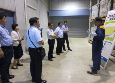 兵庫県広域防災センターの取組について説明を受ける様子写真