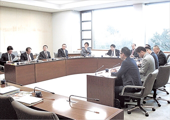 茨城県議会にて写真