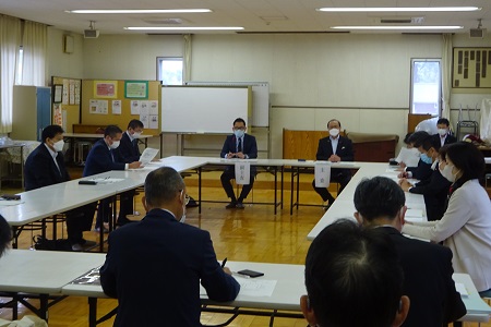 群馬県立ぐんま学園で説明を受ける写真