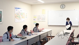 社内での日本語研修の様子の画像
