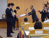 利根商業高等学校 パソコン部の写真