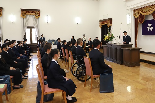 写真：祝辞を述べる山本知事