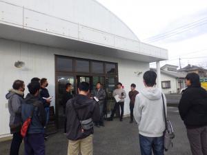 会社の概要説明の様子写真