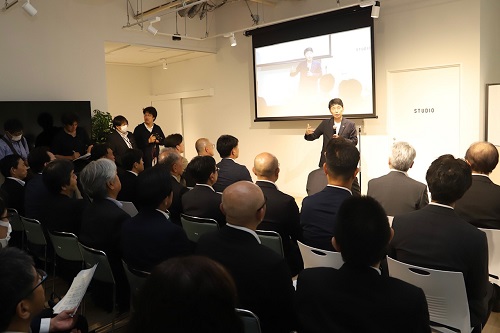 来賓挨拶をする山本知事