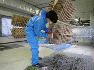 回転蔟に振り込み吊るしている様子画像