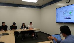 矢島工業スタッフから説明を受ける写真