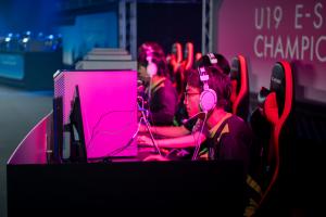 U19