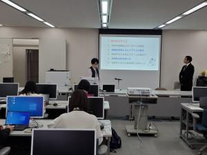 講演の様子の写真