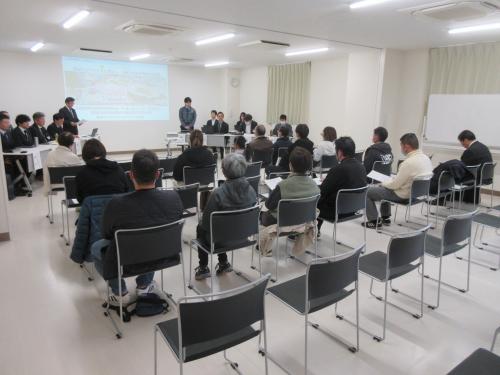 説明会参加者の写真