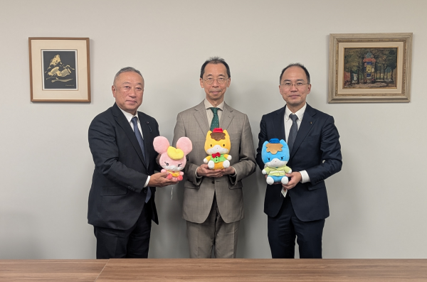 総領事館訪問の写真