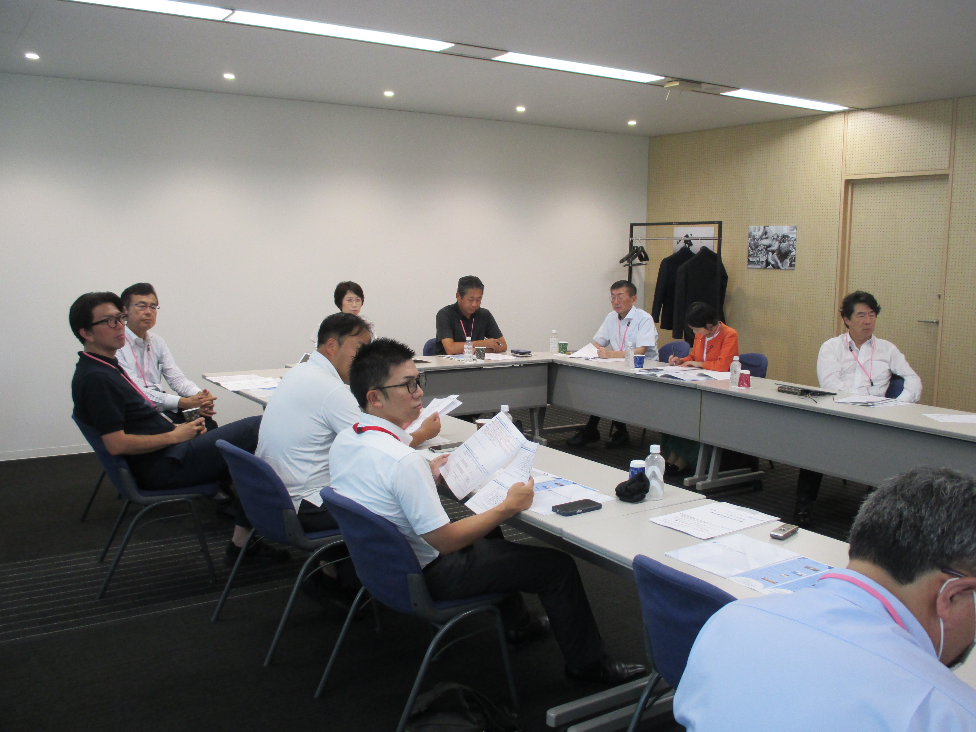 公益財団法人笹川スポーツ財団の説明を受ける画像