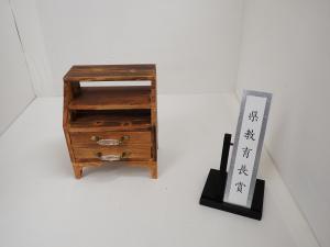 令和7年度木工工作コンクール教育長賞作品「棚付き引き出し」の写真