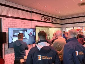 講義を受ける現地実需者の画像