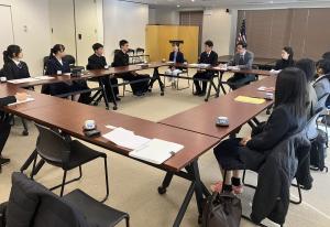 在シカゴ日本国総領事館訪問の様子写真1