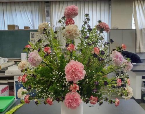 フラワー装飾技能士検定に向けて2級課題の1つ「ファン」を制作の写真