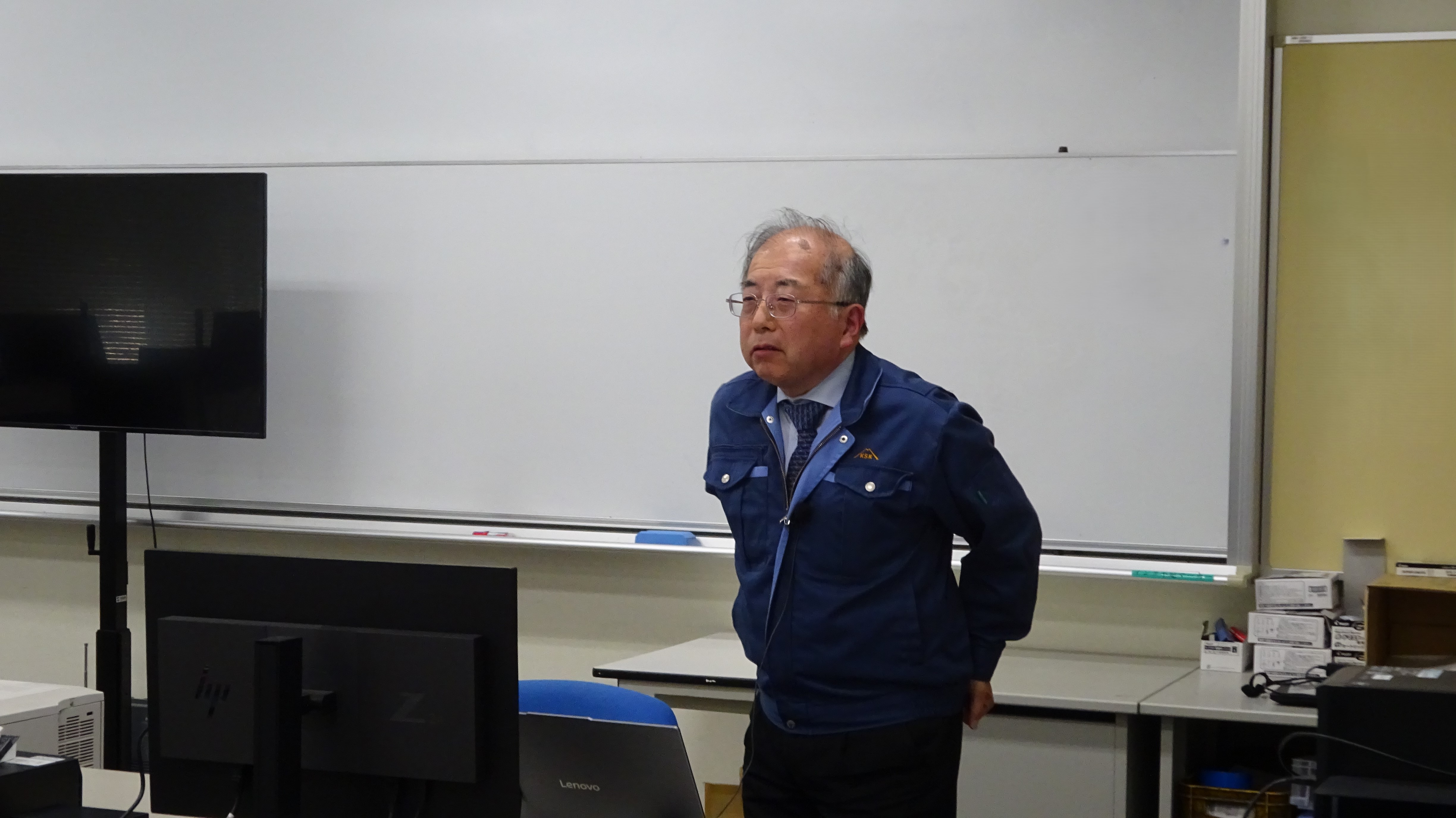 企業説明中