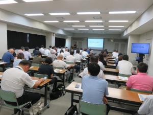 講演の様子写真