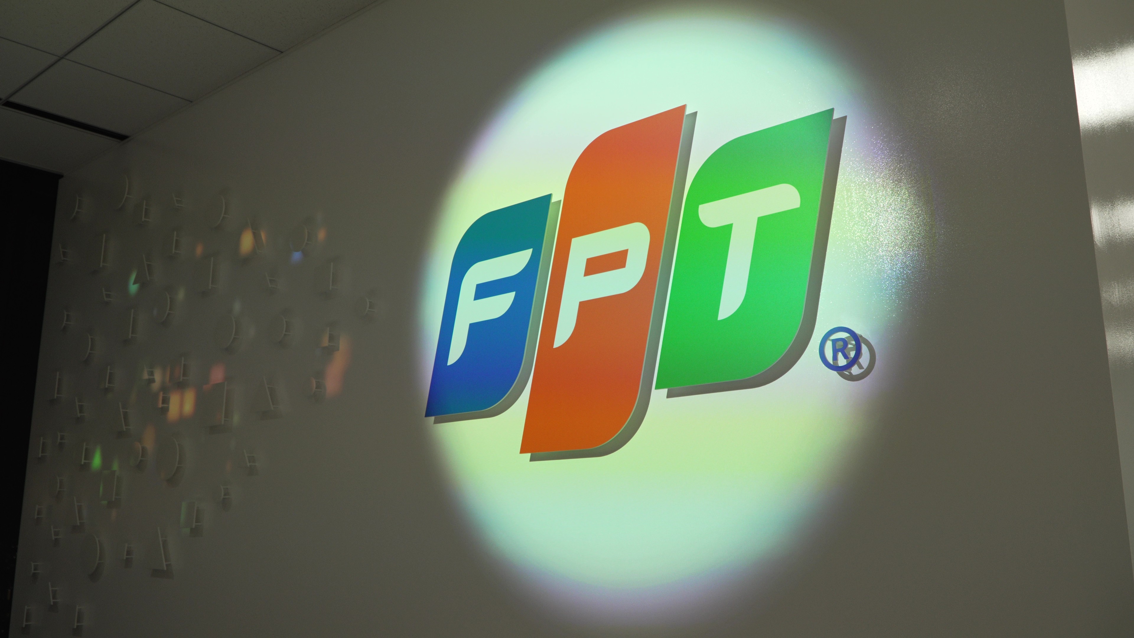 FPTロゴ