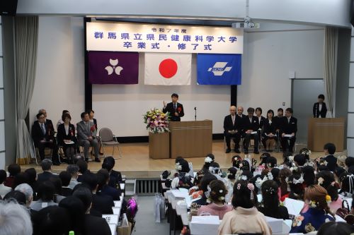 祝辞を述べる山本知事