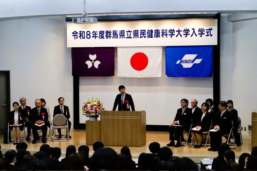 祝辞を述べる山本知事