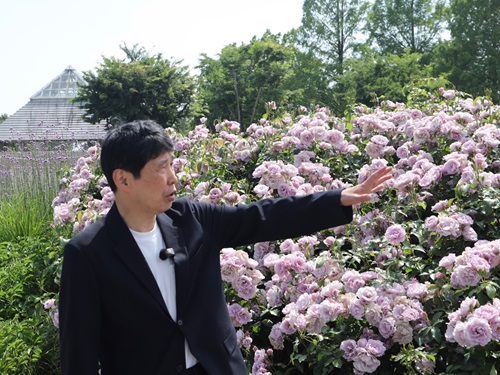 写真：挨拶する山本知事