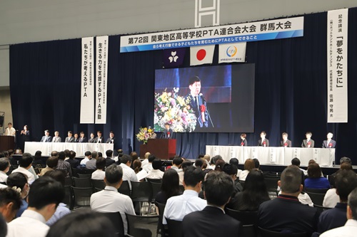 写真：あいさつする山本知事