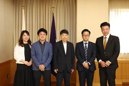 写真：山本知事とカメレオ・インターナショナル田中CEO