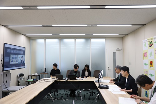 写真：あいさつする山本知事