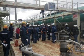 危険物規制(屋外タンク貯蔵所・一般取扱所)の写真 危険物規制(屋外タンク貯蔵所・一般取扱所)の写真