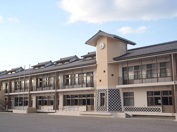 甘楽町立甘楽中学校全景写真