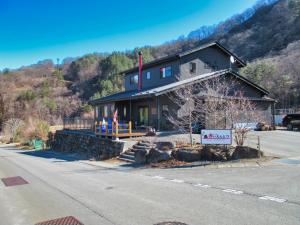 キッチン 赤いえんとつの画像1